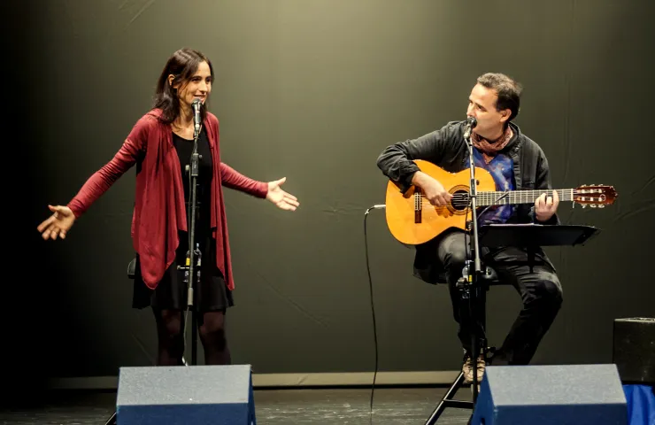 pareja en el escenario